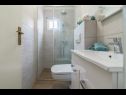 Appartamenti Sandra - 150 meters from the beach A1 (6+2), A2 (3+2), A3 (2+2) Crna Punta - Riviera Zadar  - Appartamento - A1 (6+2): il bagno con la toilette