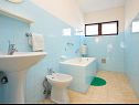 Appartamenti Mirko - 100m from the sea: A2(9) Nin - Riviera Zadar  - Appartamento - A2(9): il bagno con la toilette