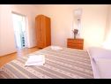 Appartamenti Nika - nice garden: A1(2), A2(4+1), A3(6), A4(2) Nin - Riviera Zadar  - Appartamento - A1(2): la camera da letto