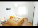 Appartamenti Nika - nice garden: A1(2), A2(4+1), A3(6), A4(2) Nin - Riviera Zadar  - Appartamento - A3(6): la camera da letto