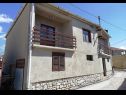 Appartamenti Ljilja 1 - with terrace : A1(6+2) Nin - Riviera Zadar  - la casa