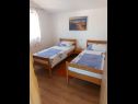 Appartamenti Sandra - 40m from the sea & parking: A1(4+1) Nin - Riviera Zadar  - Appartamento - A1(4+1): la camera da letto