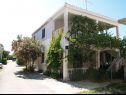 Appartamenti Vjeko - 200 m from sea: 1 - A1(2+2), 2 - B1(2+2) Nin - Riviera Zadar  - la casa