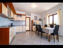 Appartamenti Mari - with view: A1(4) Novigrad - Riviera Zadar  - Appartamento - A1(4): la cucina con la sala da pranzo