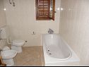 Appartamenti Pupa - nice family apartments: A1 Dora(4+1), A2 Mihael(4+1), A3 Tea(2+1) Petrcane - Riviera Zadar  - Appartamento - A1 Dora(4+1): il bagno con la toilette