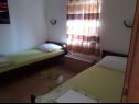 Appartamenti Mari - 100 m from beach: A1(4), A2(4) Petrcane - Riviera Zadar  - Appartamento - A2(4): la camera da letto