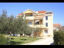 Appartamenti Mediteran - private parking: A1(2+1) Privlaka - Riviera Zadar  - la casa