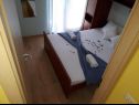 Appartamenti Mediteran - private parking: A1(2+1) Privlaka - Riviera Zadar  - Appartamento - A1(2+1): la camera da letto