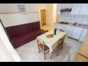 Appartamenti Armitage - family friendly: A1(4), A2(4+1), A3(2+1), A4(2+1), A5(2+1) Privlaka - Riviera Zadar  - Appartamento - A4(2+1): la cucina con la sala da pranzo