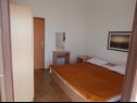 Appartamenti Sunny  - sea side terrace & parking: A1(4+1), A2(6+1) Starigrad-Paklenica - Riviera Zadar  - Appartamento - A1(4+1): la camera da letto