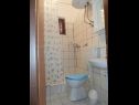 Appartamenti Sunny  - sea side terrace & parking: A1(4+1), A2(6+1) Starigrad-Paklenica - Riviera Zadar  - Appartamento - A1(4+1): il bagno con la toilette