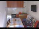 Appartamenti Sunny  - sea side terrace & parking: A1(4+1), A2(6+1) Starigrad-Paklenica - Riviera Zadar  - Appartamento - A2(6+1): la cucina con la sala da pranzo