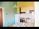 Appartamenti Darko - 30 m from beach : A2(3+1), A4(3), SA5(3) Sukosan - Riviera Zadar  - Appartamento - A4(3): la cucina con la sala da pranzo