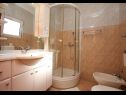 Appartamenti Ana - 120 m from the beach A1(4), A2(2+1) Sukosan - Riviera Zadar  - Appartamento - A2(2+1): il bagno con la toilette