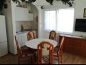 Appartamenti Let - 5 m from sea : A1(4), A4(4) Sukosan - Riviera Zadar  - Appartamento - A4(4): la cucina con la sala da pranzo