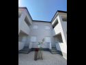 Appartamenti Juli - modern: A1(2+2) Vir - Riviera Zadar  - il cortile