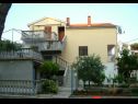 Appartamenti Darko - 100m from sea: A1-Jednosobni (3+1), A2-Dvosobni (4+1) Vir - Riviera Zadar  - la casa