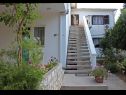 Appartamenti Vinko - big terrace and grill A5(2+1), SA6(2)Crveni, SA7(2)Plavi Vir - Riviera Zadar  - la casa