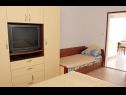 Appartamenti Vinko - big terrace and grill A5(2+1), SA6(2)Crveni, SA7(2)Plavi Vir - Riviera Zadar  - Appartamento - A5(2+1): la camera da letto