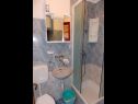 Appartamenti Darko - 100m from sea: A1-Jednosobni (3+1), A2-Dvosobni (4+1) Vir - Riviera Zadar  - Appartamento - A2-Dvosobni (4+1): il bagno con la toilette