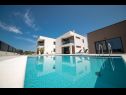 Appartamenti Vrsi beautiful apartments with pool A1(4), A2(4), A3(4) Vrsi - Riviera Zadar  - la piscina