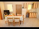Appartamenti Mladen - family friendly & amazing location: A1(5), A2(2), A3(3+1) Vrsi - Riviera Zadar  - Appartamento - A1(5): la cucina con la sala da pranzo