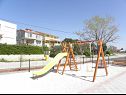 Appartamenti Mladen - family friendly & amazing location: A1(5), A2(2), A3(3+1) Vrsi - Riviera Zadar  - parco giochi per i bambini