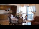 Appartamenti Vintage - terrace and parking A1(4) Zadar - Riviera Zadar  - Appartamento - A1(4): la cucina con la sala da pranzo