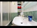 Appartamenti Ivan - 50 m from sea: A1(3+1) Zadar - Riviera Zadar  - Appartamento - A1(3+1): il bagno con la toilette