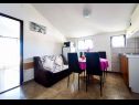 Appartamenti Ivan Z2 - 250 m from beach: A2(4) Zadar - Riviera Zadar  - Appartamento - A2(4): la cucina con la sala da pranzo