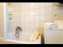 Appartamenti Suza - relaxing & beautiful: A1(2+2), A2(4+2) Zadar - Riviera Zadar  - Appartamento - A1(2+2): il bagno con la toilette