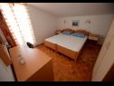 Appartamenti Ankica - 150 m from beach: A1(2+2), A2(5), A3(4+1), A4(2+2) Zadar - Riviera Zadar  - Appartamento - A2(5): la camera da letto