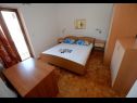 Appartamenti Ankica - 150 m from beach: A1(2+2), A2(5), A3(4+1), A4(2+2) Zadar - Riviera Zadar  - Appartamento - A3(4+1): la camera da letto