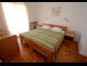 Appartamenti Ankica - 150 m from beach: A1(2+2), A2(5), A3(4+1), A4(2+2) Zadar - Riviera Zadar  - Appartamento - A4(2+2): la camera da letto