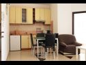 Appartamenti Eddie - great location & comfor: A1(4), A2(4), A3(4), A4(4) Zadar - Riviera Zadar  - Appartamento - A3(4): la cucina con la sala da pranzo