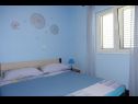 Appartamenti Ivo - family friendly: A1 Crveni (2+2), A2 Plavi (2+2), A3 Bez (2+2) Zaton (Zadar) - Riviera Zadar  - Appartamento - A2 Plavi (2+2): la camera da letto