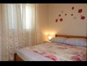 Appartamenti Ivo - family friendly: A1 Crveni (2+2), A2 Plavi (2+2), A3 Bez (2+2) Zaton (Zadar) - Riviera Zadar  - Appartamento - A3 Bez (2+2): la camera da letto