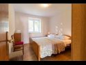 Appartamenti Mir - family apartments with garden terrace A1(4), A2(2) Zaton (Zadar) - Riviera Zadar  - Appartamento - A1(4): la camera da letto