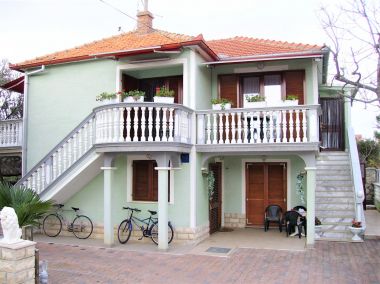 Appartamenti Mare - with terrace: A1(4+2) Pakostane - Riviera Biograd 
