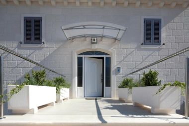 Appartamenti Ivy - modern with terrace: A1 Tulipan(2), A2 Mak(2+2), A3 Tratincica(2+2) Bol - Isola di Brac 