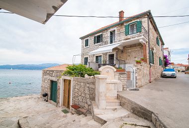 Appartamenti Sea Stone - Apartment by the Sea: A1(4+1) Postira - Isola di Brac 