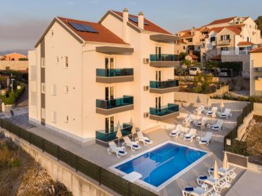 Appartamenti Jakov - modern and cosy with pool: B2(4), B3(5) Postira - Isola di Brac 