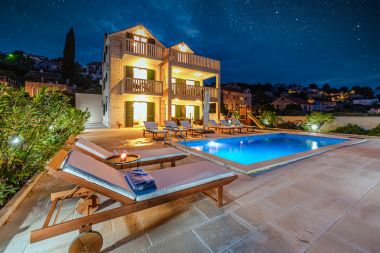 Casa vacanza Villa Gold - private pool & grill: H(12+4) Splitska - Isola di Brac  - Croazia