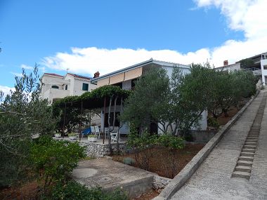 Appartamenti Marija - next to sea: A1 donji(3+2) Okrug Donji - Isola di Ciovo 