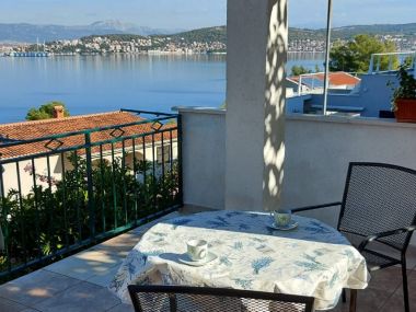 Appartamenti Goran - sea view : A1(4+1) Okrug Donji - Isola di Ciovo 