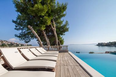 Casa vacanza Sea front - with pool: H(15+2) Okrug Gornji - Isola di Ciovo  - Croazia