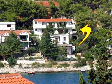 Appartamenti Dane - 30m from the sea: A1(4+1), A2(4+1), A3(3+2), A4(2+3) Okrug Gornji - Isola di Ciovo 