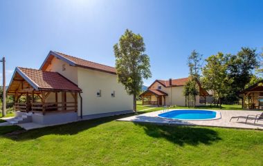  Blue house - outdoor pool: H(8+2) Plaski - Croazia continentale - Croazia