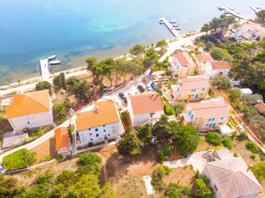 Appartamenti Goran - 30m close to the beach: A1(2+2) Verunic - Isola di Dugi otok 
