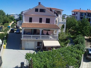 Appartamenti Sanda - 120m from the beach: A1 Rozi (2+2), A2 Zeleni (2+2), A3 Smeđi (4+1), A4 Plavi (4), SA4 (2) Malinska - Isola di Krk 